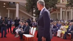 el rey y milei intercambian un lejano saludo en la toma de posesion de bukele 665b58ec09f52