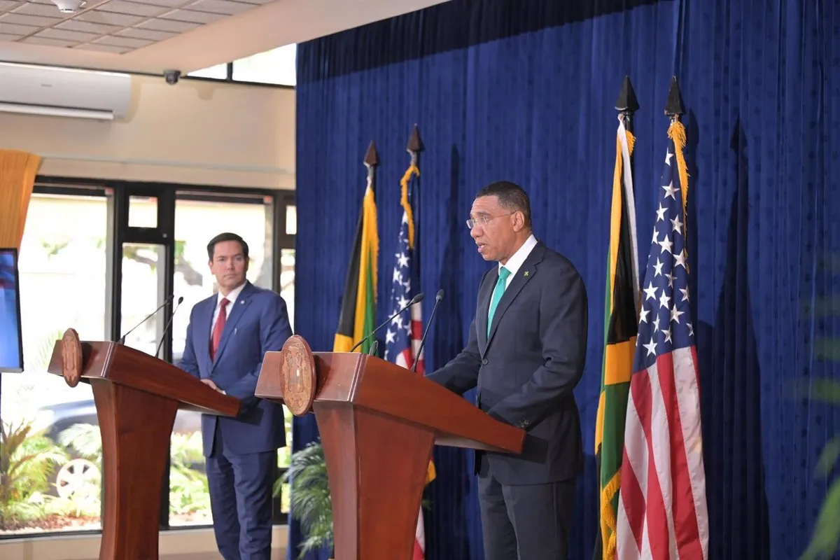 El secretario de Estado estadounidense, Marco Rubio, en rueda de prensa junto al primer ministro de Jamaica, Andrew Holness