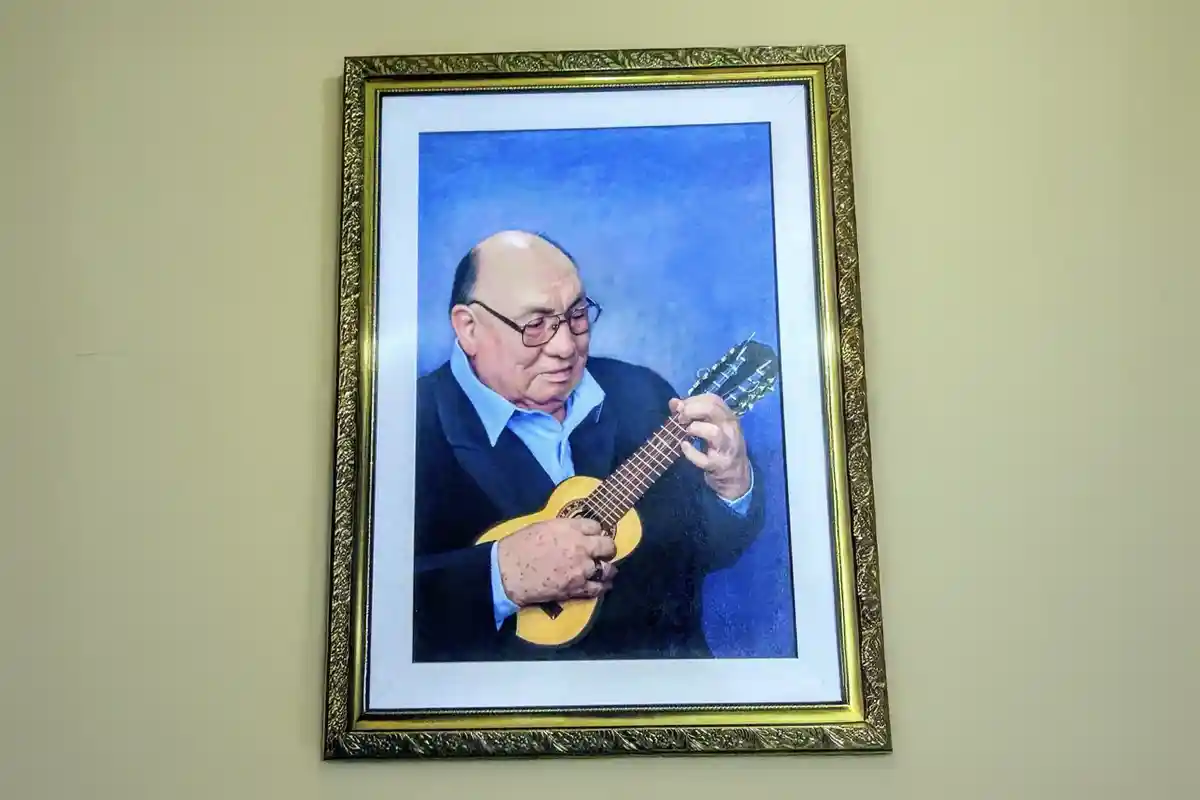 El charango llega al calendario 2 Cuadro de Jaime Guardia Neyra | Foto: María Ximena Zuzunaga