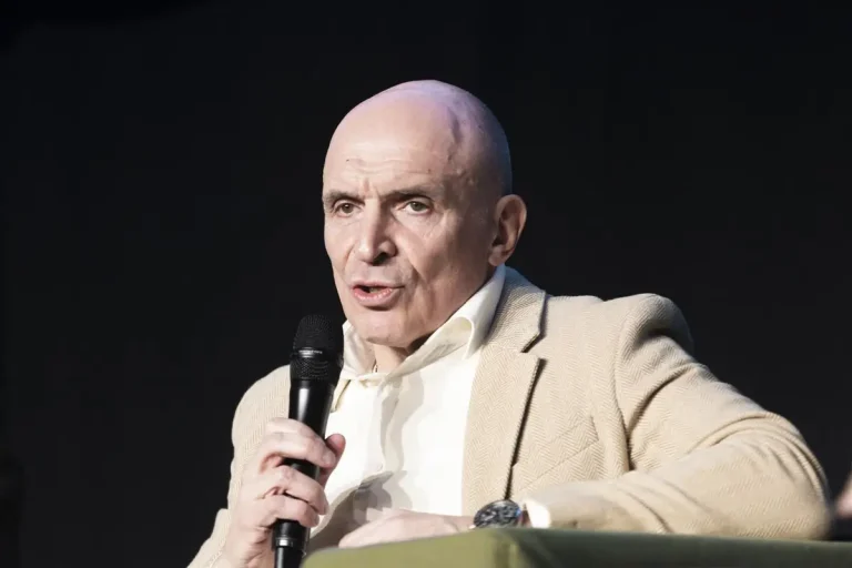 El diputado libertario Espert renuncia a la reelección en Buenos Aires ante la presión por sus vínculos con un narco