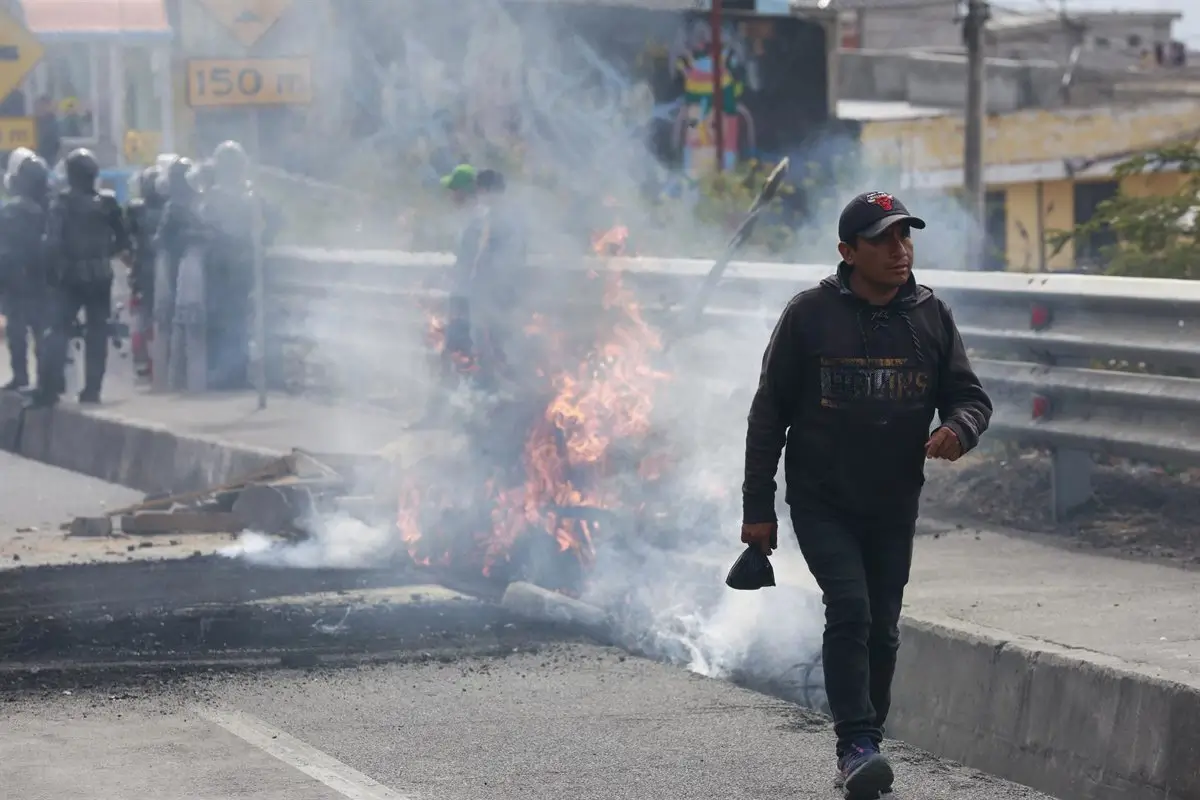 Disturbios durante el paro indefinido en Ecuador - Europa Press/Contacto/Ricardo Landeta