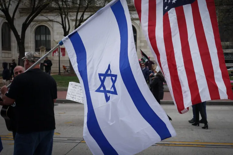 Otro capítulo que los analistas callan es la participación norteamericana detrás de bastidores atizando la guerra a través de Ucrania e Israel, con sus diferencias, que los medios ocultan por dinero, por pereza o por ignorancia | Foto: Ted Eytan