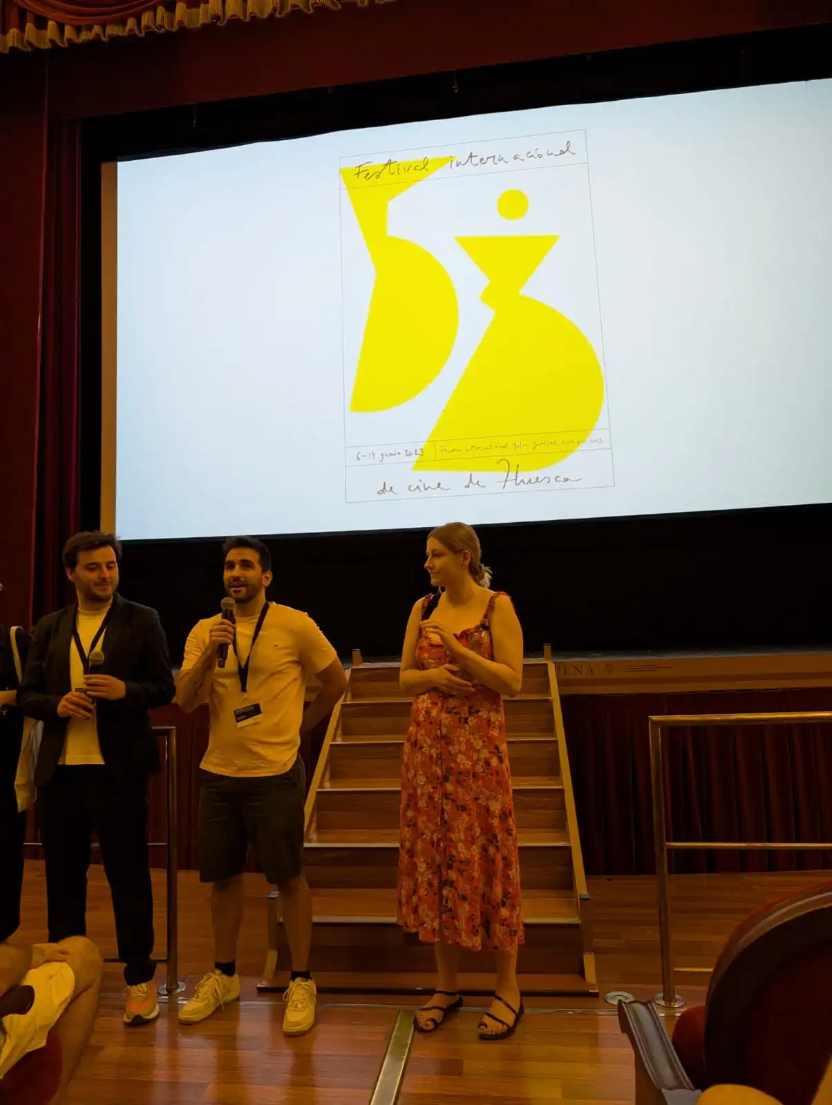 ‘Ajar’: Un cortometraje iraní que desafía la censura y conquista Huesca 3 Presentación del corto Ajar en el festival de Huesca
