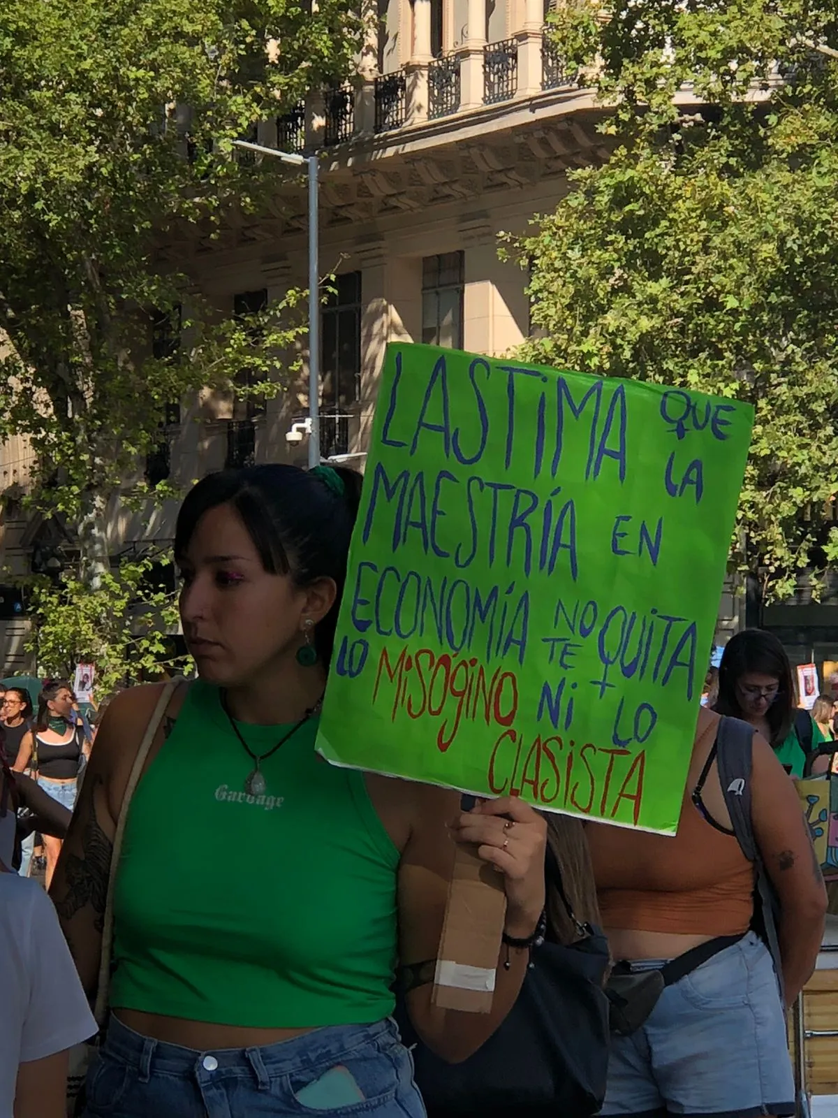 Miles de mujeres tomaron las calles contra el machismo, la desigualdad y las peligrosas políticas de Javier Milei (Foto: Banderlin Chavez)