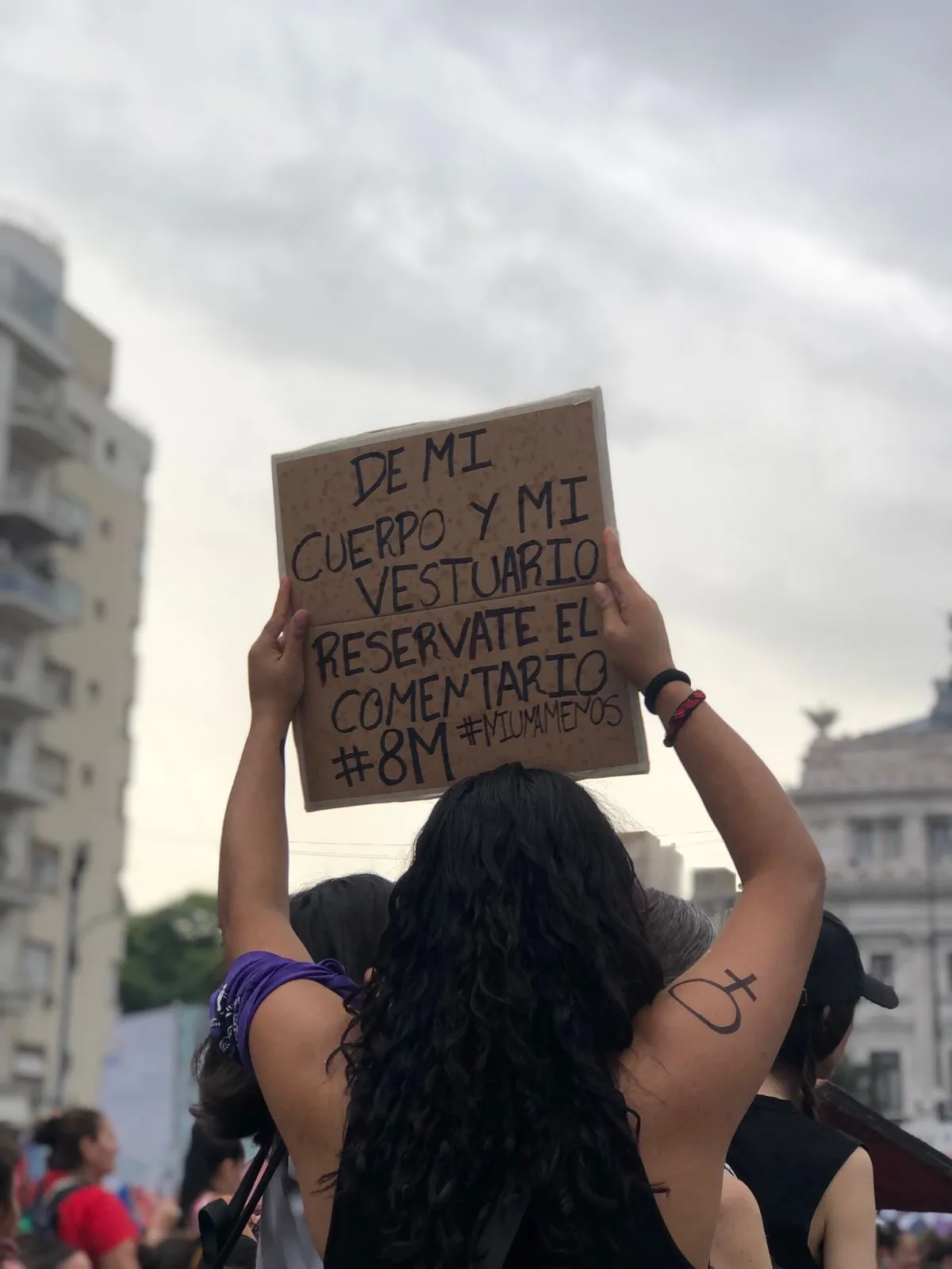 Miles de mujeres tomaron las calles contra el machismo, la desigualdad y las peligrosas políticas de Javier Milei (Foto: Banderlin Chavez)
