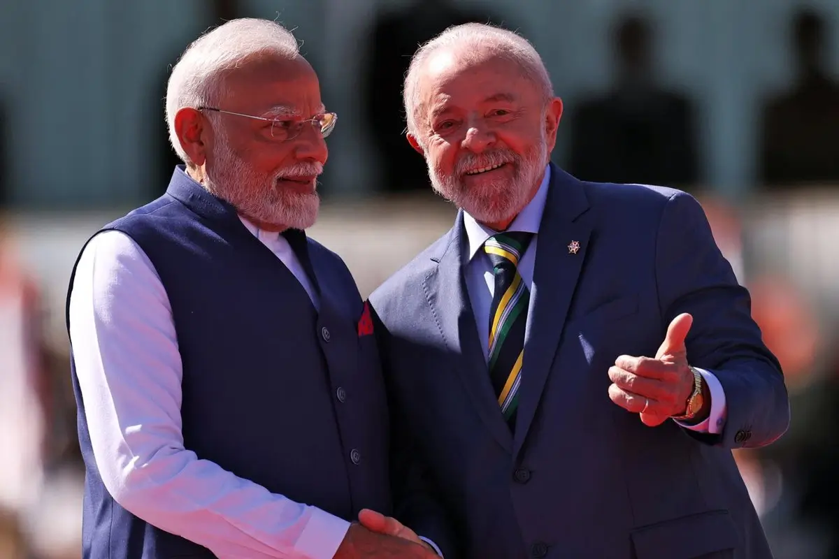 El presidente de Brasil, Luiz Inácio Lula da Silva (derecha), recibe al primer ministro de la India, Narendra Modi, en el Palacio de Alvorada, en Brasilia (Brasil). - Marcelo Camargo/Agencia Brazil/d / DPA