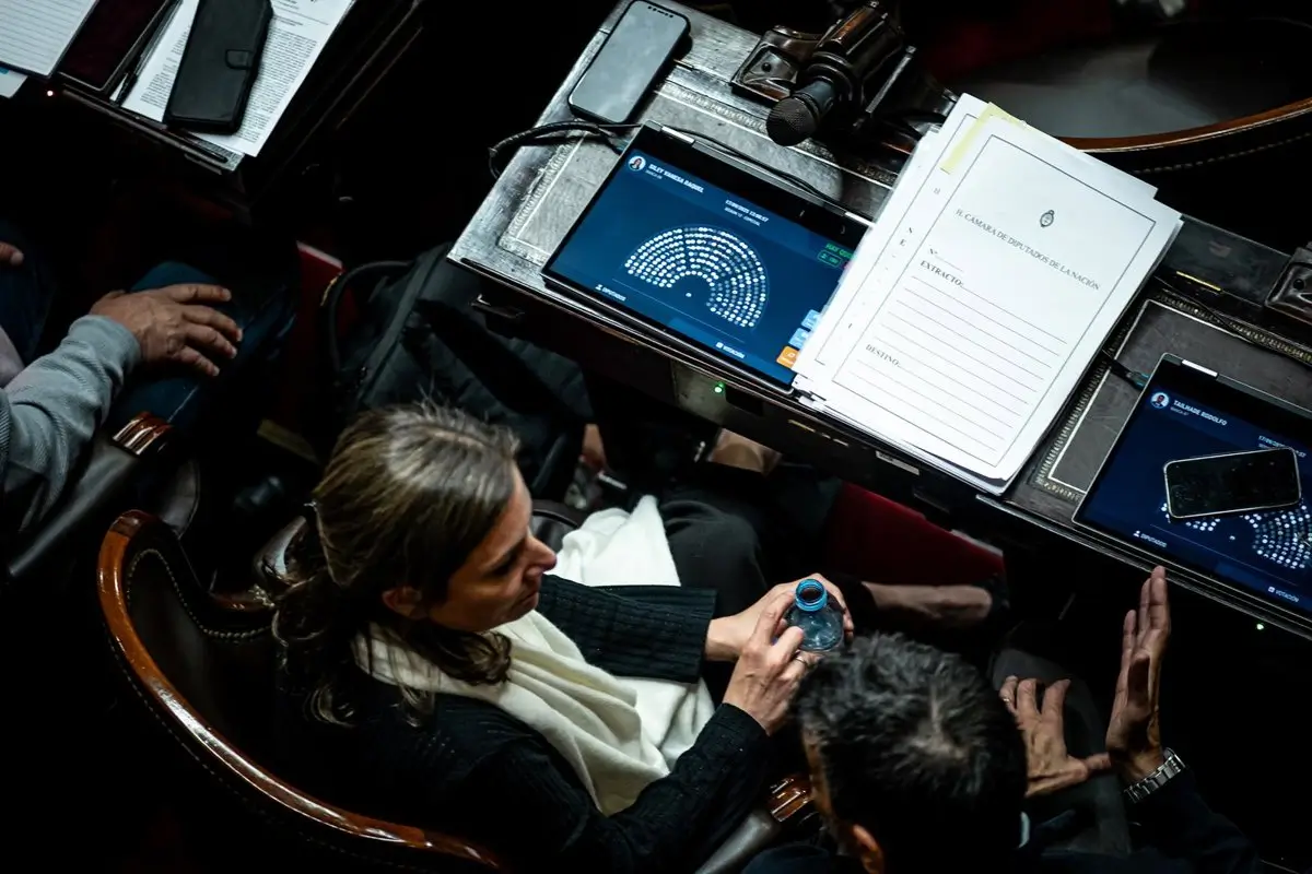 Archivo - Las mesas de dos parlamentarios en la Cámara de Diputados de Argentina - Europa Press/Contacto/Daniella Fernandez Realin