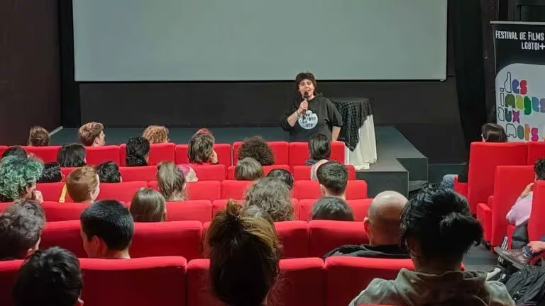 "Los amantes astronautas" se corona como mejor película en prestigioso festival de cine LGBTQIA+ de Toulouse 2 Anne-Catherine Mezure, directora del festival de cine LGBT "Des Images Aux Mots" | Foto: David Sánchez