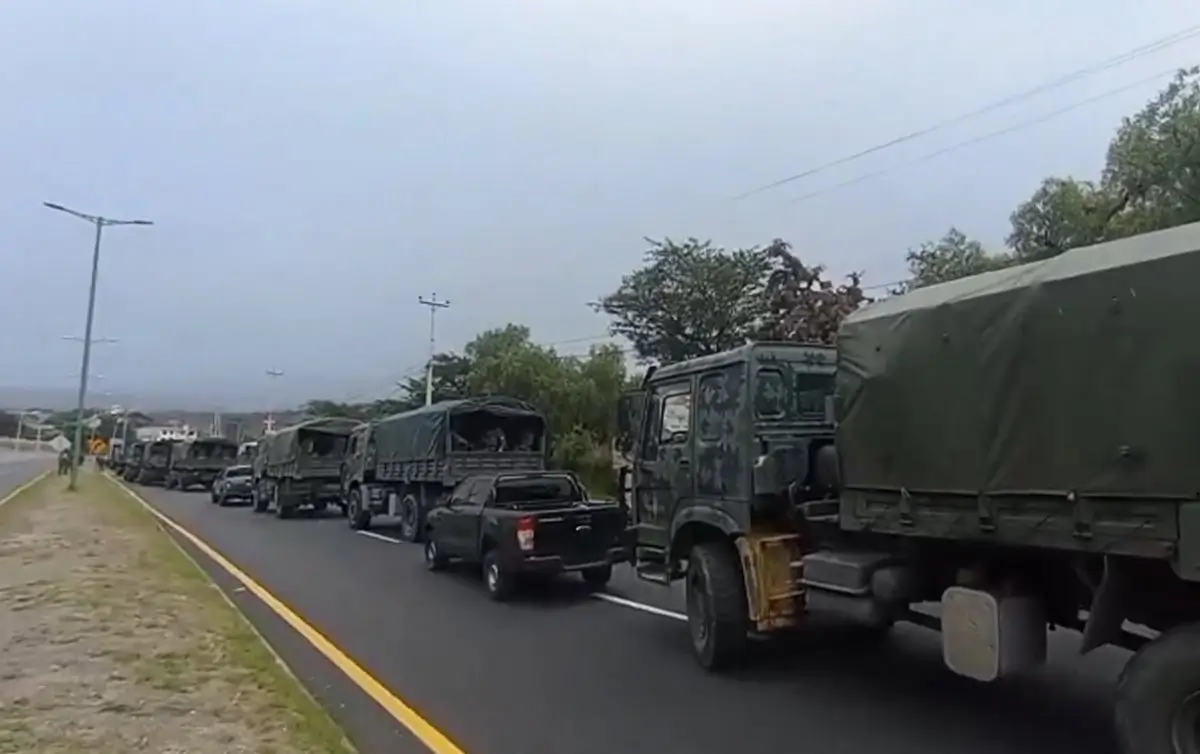 Convoy militarizado con ayuda humanitaria hacia Imbabura (Ecuador) - MINISTERIO DEL INTERIOR DE ECUADOR