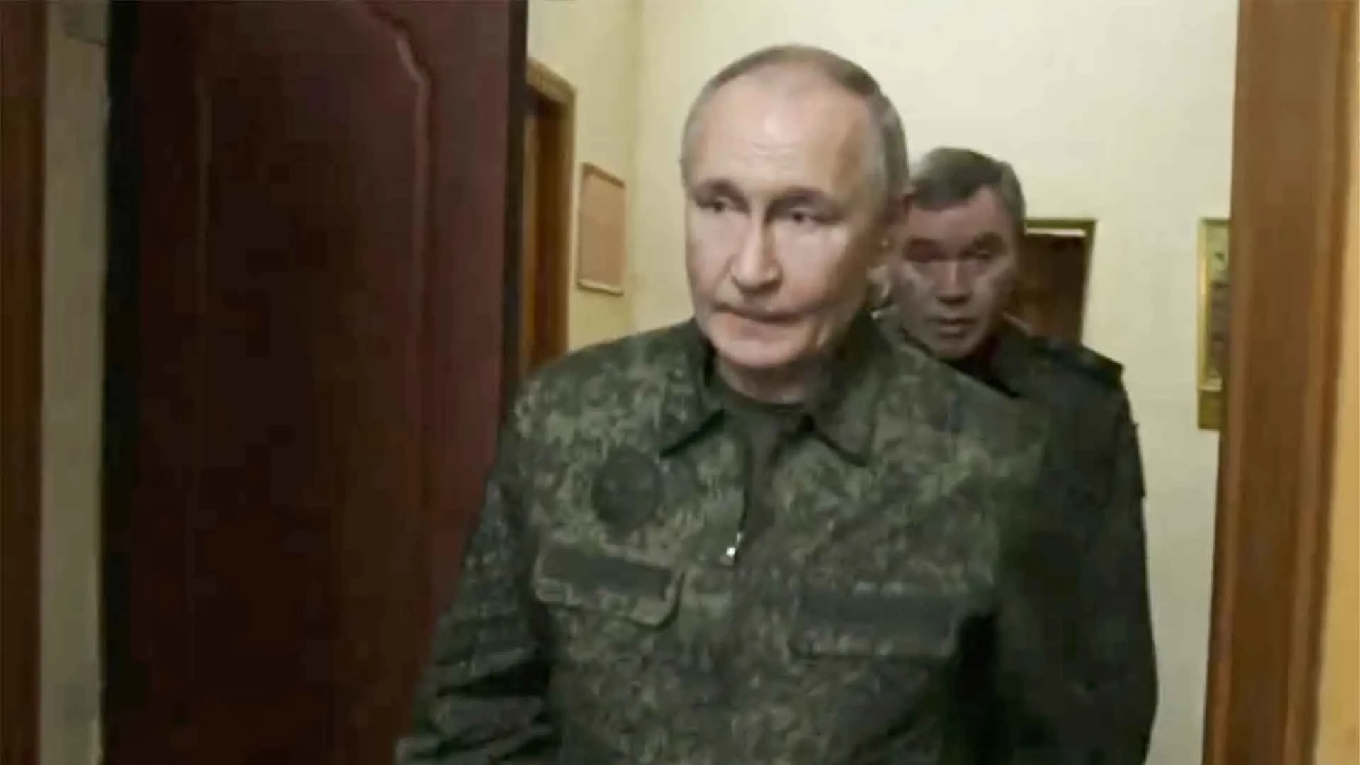 Putin, en una base militar en Kursk, dio por derrotada la ofensiva ucraniana iniciada en agosto y reafirmó su objetivo de expulsar totalmente a las tropas de la región | Foto: Difusión