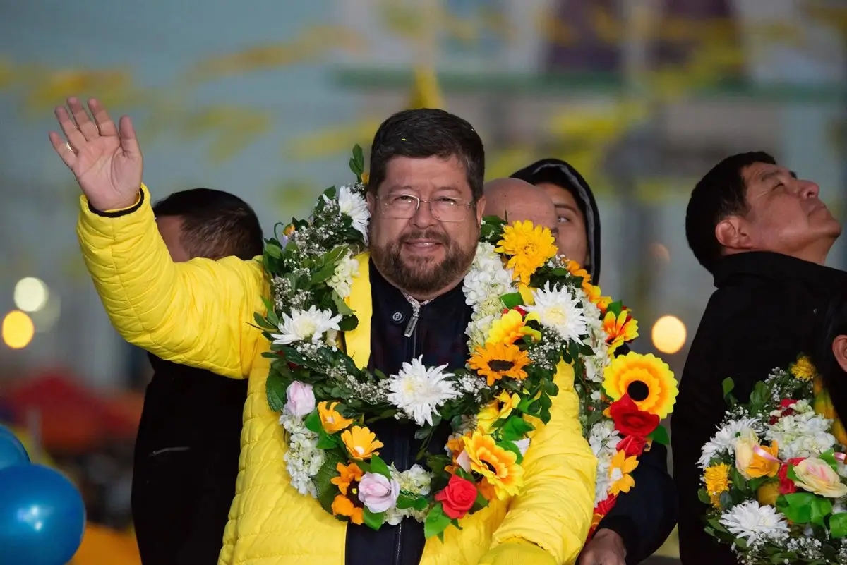 Samuel Doria Medina, candidato presidencial en Bolivia, participa en el acto final de campaña - Radoslaw Czajkowski/dpa
