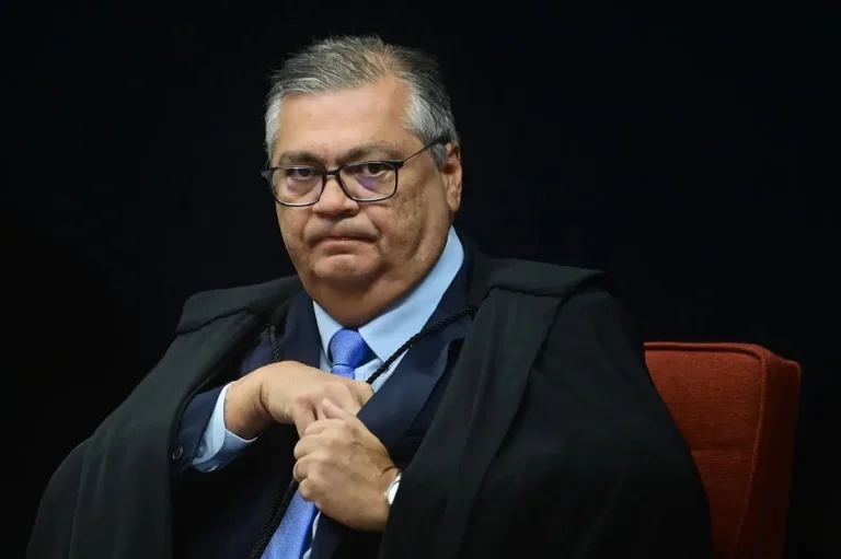 La oposición brasileña presenta solicitudes de 'impeachment' contra los jueces del Supremo De Moraes y Dino