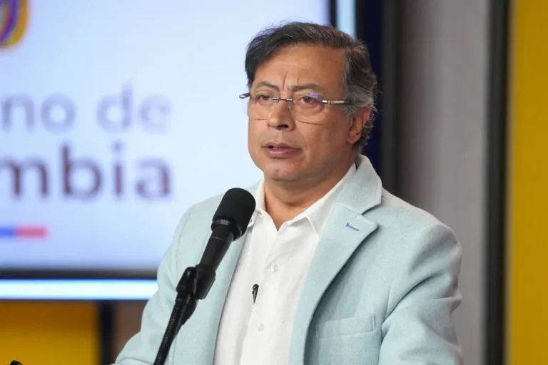 Petro responde a Trump que sus asesores le están engañando sobre la situación en Colombia