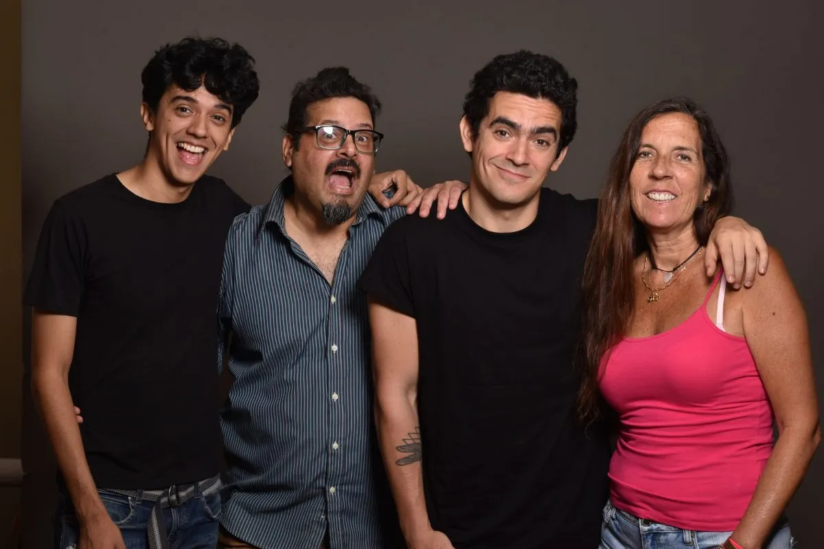 "Cuando el día viene mudo" regresa a los escenarios en Lima después de 18 años 2 "Cuando el día viene mudo", una historia de dos amigos que han dejado de ser niños (Difusión)
