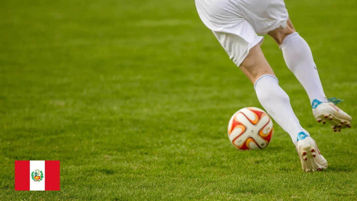 Cómo jugar en el extranjero eleva el nivel técnico y táctico del futbolista peruano