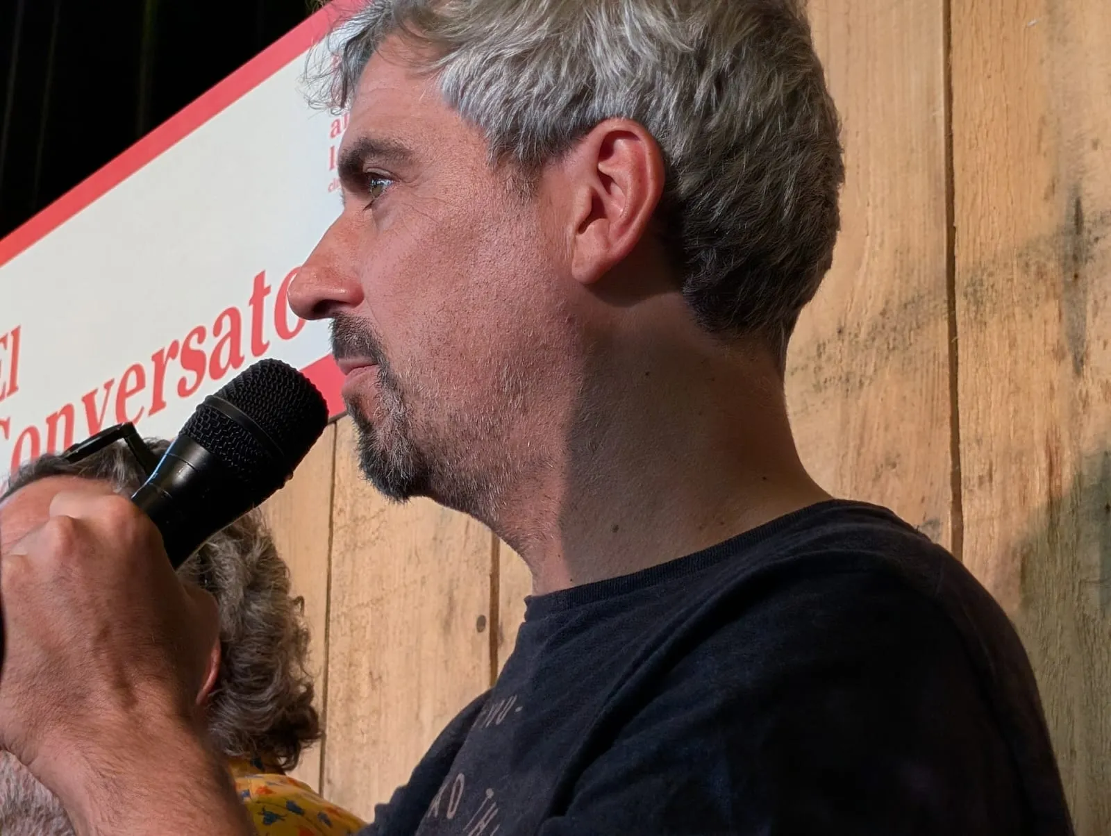 Álvaro Brechner hablando sobre Pepe Mújica en Biarritz