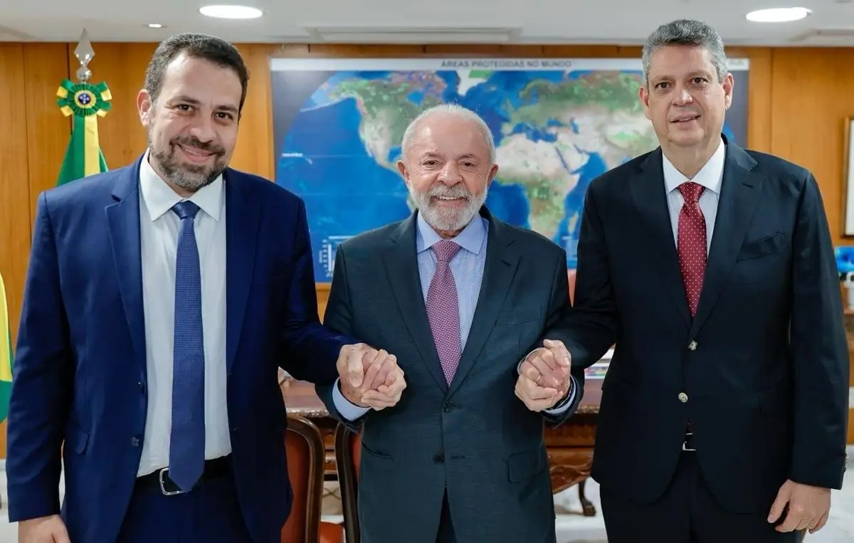 Lula nombra un nuevo ministro de Presidencia ante la salida de Macedo para presentarse a la reelección en 2026