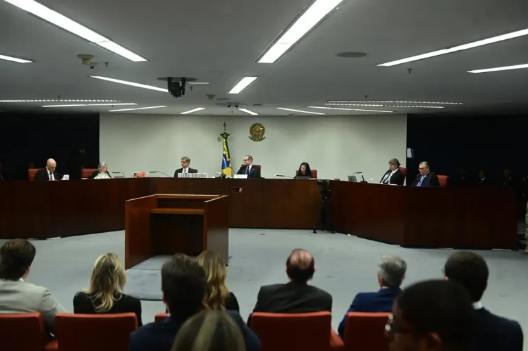 El Supremo de Brasil condena a 7 acusados de desinformar y promover ataques en la trama golpista de Bolsonaro