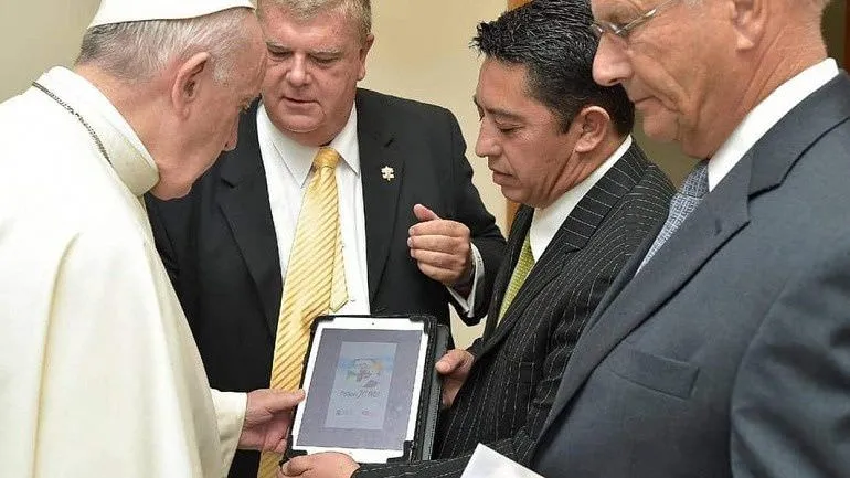 El papa Francisco conoce Follow JC Go!, la versión cristiana de Pokemon Go