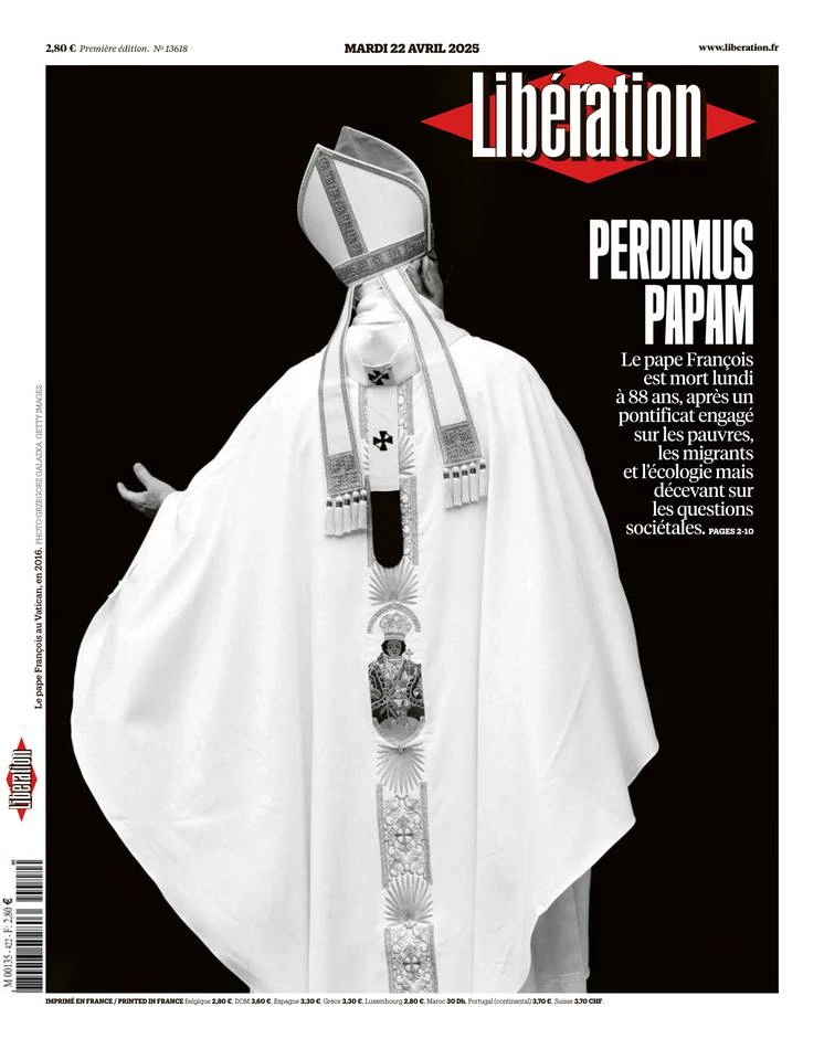 Liberátion (Francia) despidió al papa Francisco con una portada en blanco y negro y la frase "Perdimus Papam"