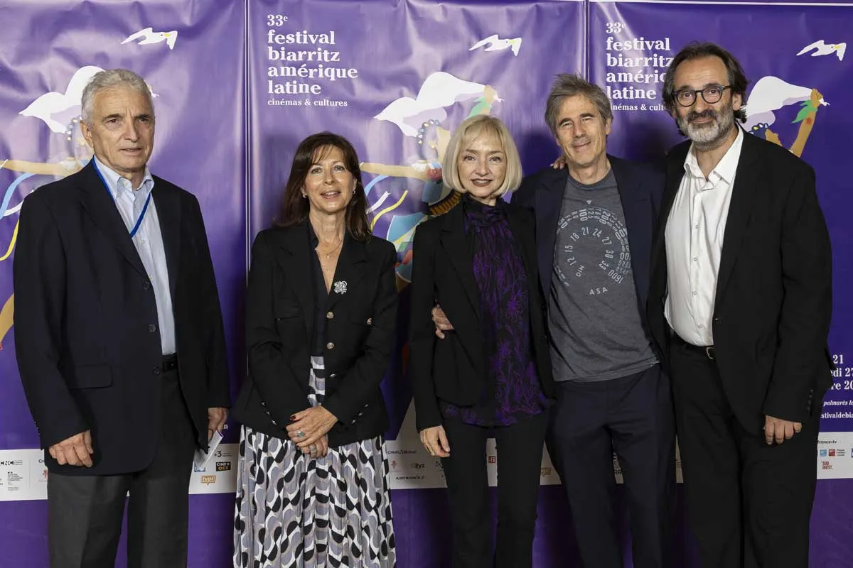 Serge Fohr, presidente festival; Maïder Arosteguy, alcaldesa de Biarritz; Maria de Medeiros, actriz y presidenta de honor del festival; Walter Salles y Jean Christophe Berjon (Foto: Biarritz)