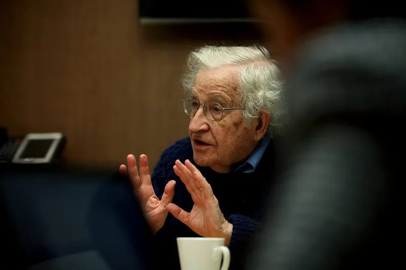 Noam Chomsky (Foto: Cancillería del Ecuador)