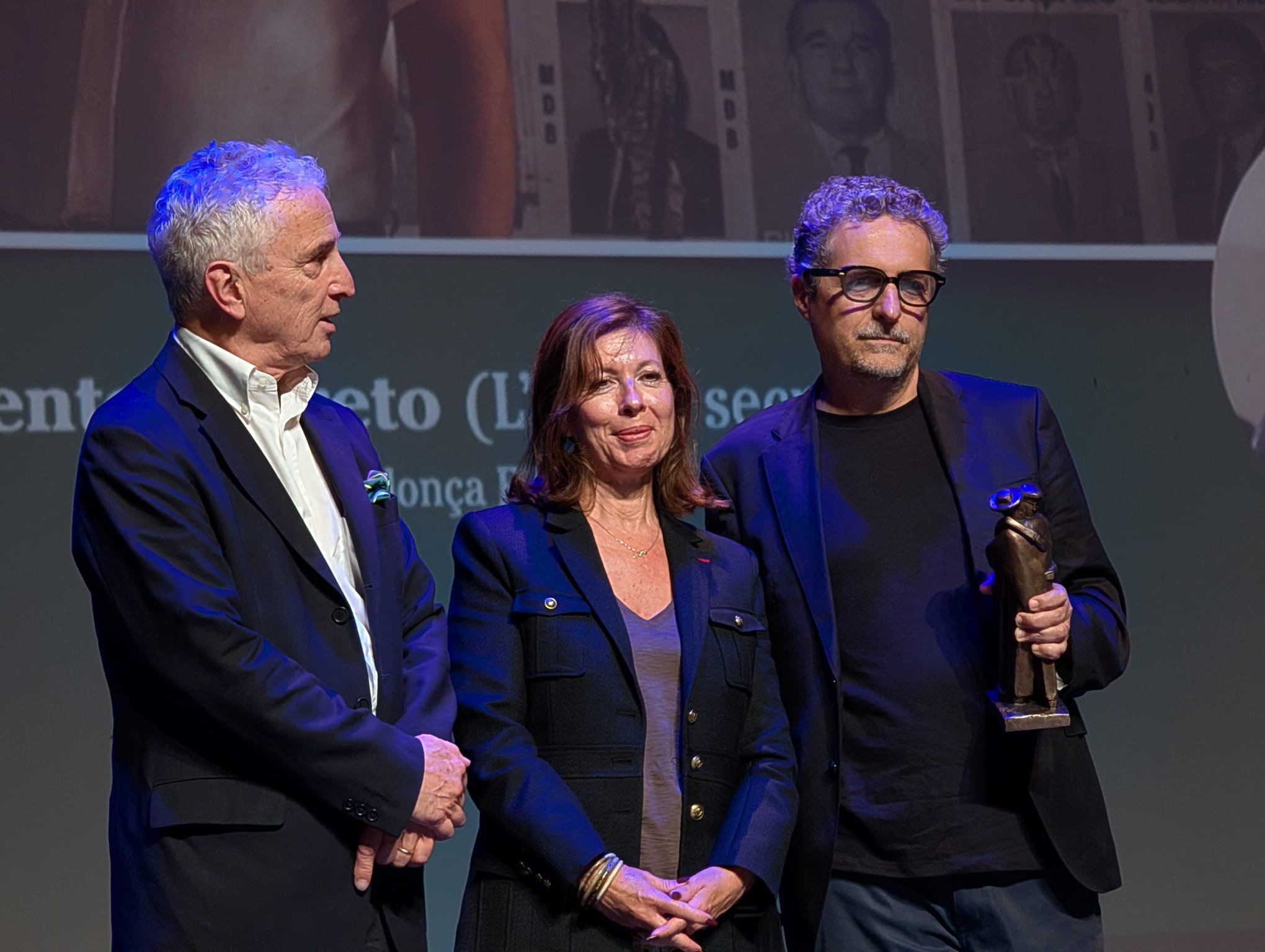 Serge Fohr, presidente del festival. Maider Arosteguy, alcaldesa de Biarritz y Kleber Mendonça Filho en Biarritz