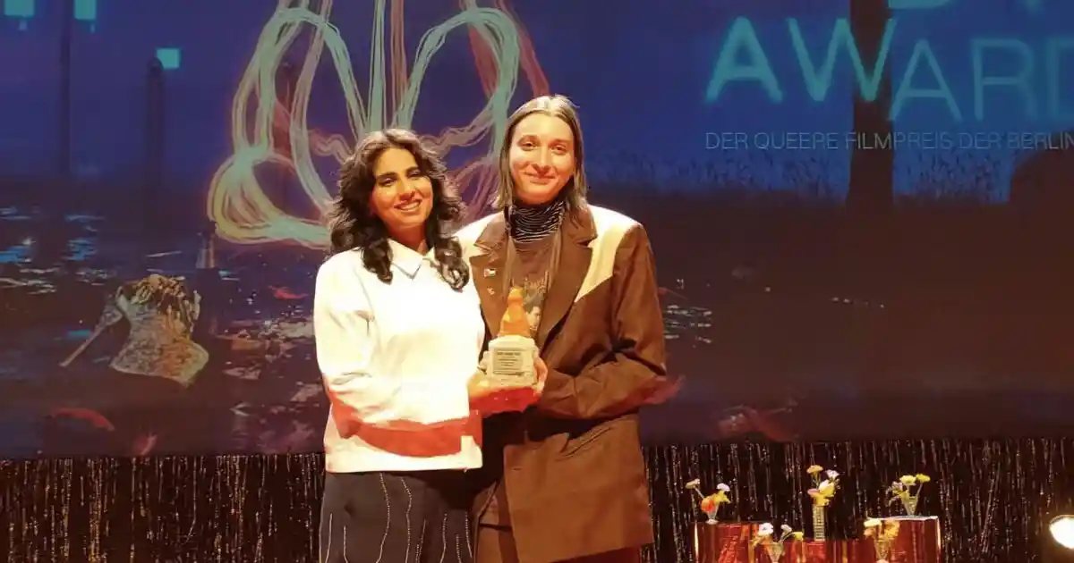 Leela Varghese y Emma Hough Hobbs, directoras de "Lesbian Space Princess", ganadora del Mejor Largometraje en los Teddy Award 2025 | Foto: David Sánchez
