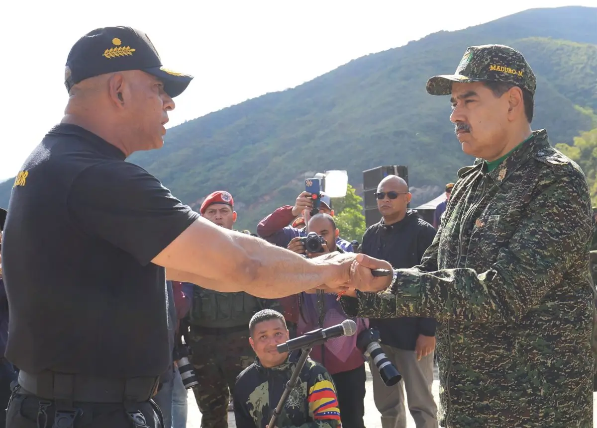 El presidente de Venezuela, Nicolás Maduro, y el ministro de Defensa, Vladimir Padrino López - PRESIDENCIA DE VENEZUELA