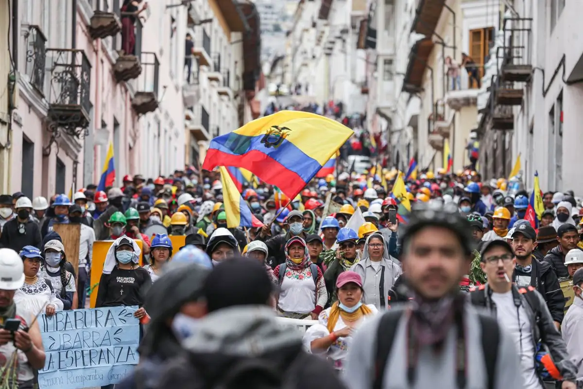Archivo - Manifestación en Quito durante el paro nacional convocado por organizaciones indígenas en Ecuador - Joaquin Montenegro Humanante/dpa - Archivo