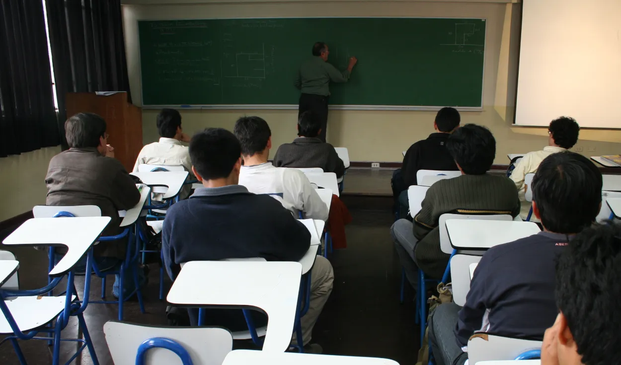estudiantes universitarios peru