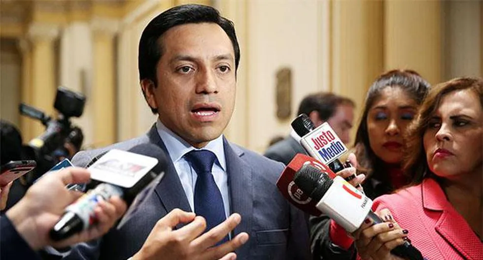 Fujimoristas sabotean reforma del Consejo de la Magistratura 2 gilbert violeta