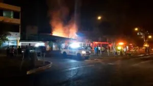 incendio san juan de lurigancho sjl toque de queda