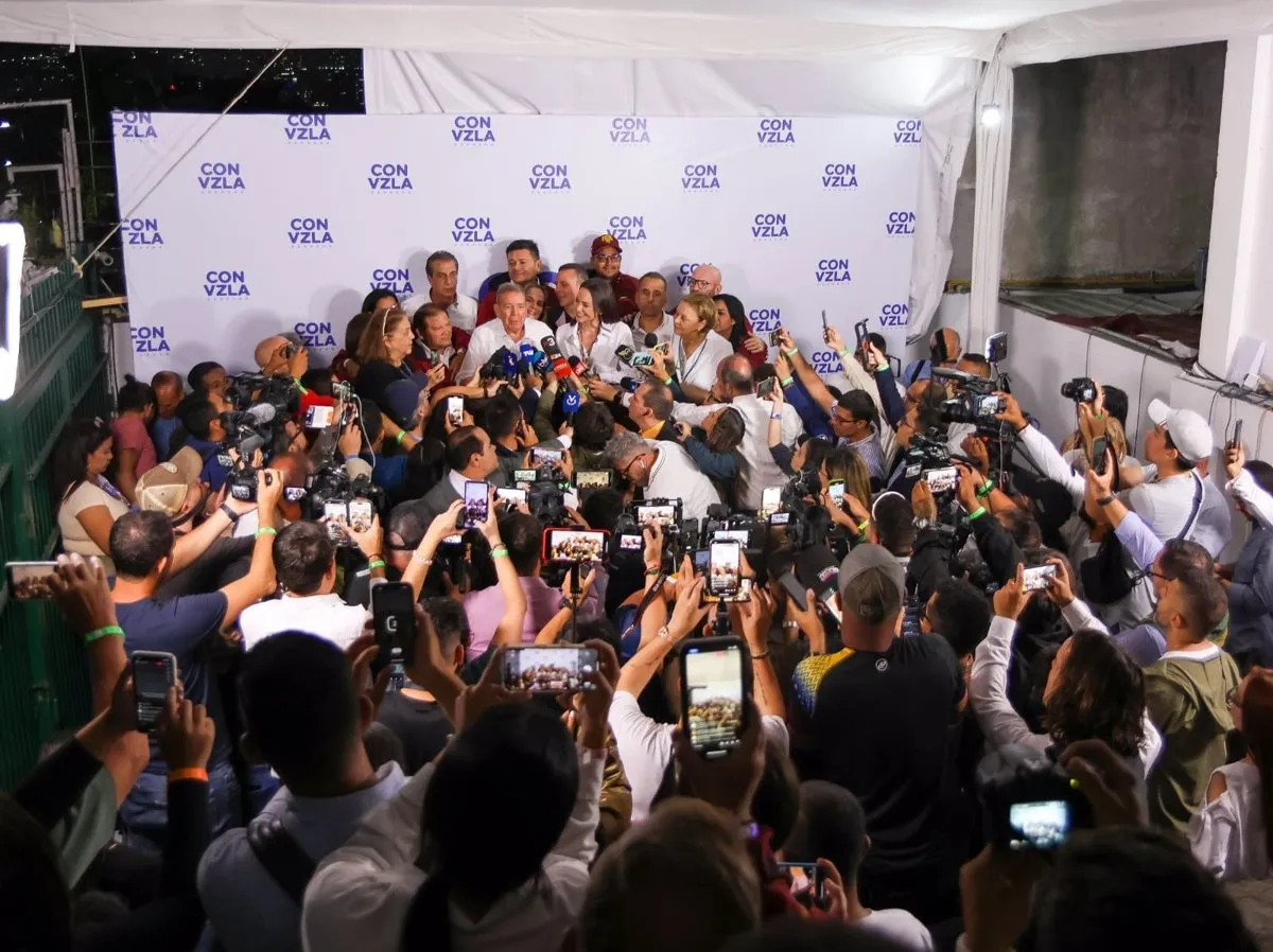 la oposicion pide a los venezolanos permanecer en los centros de votacion durante el escrutinio 66a6e02cbdc19