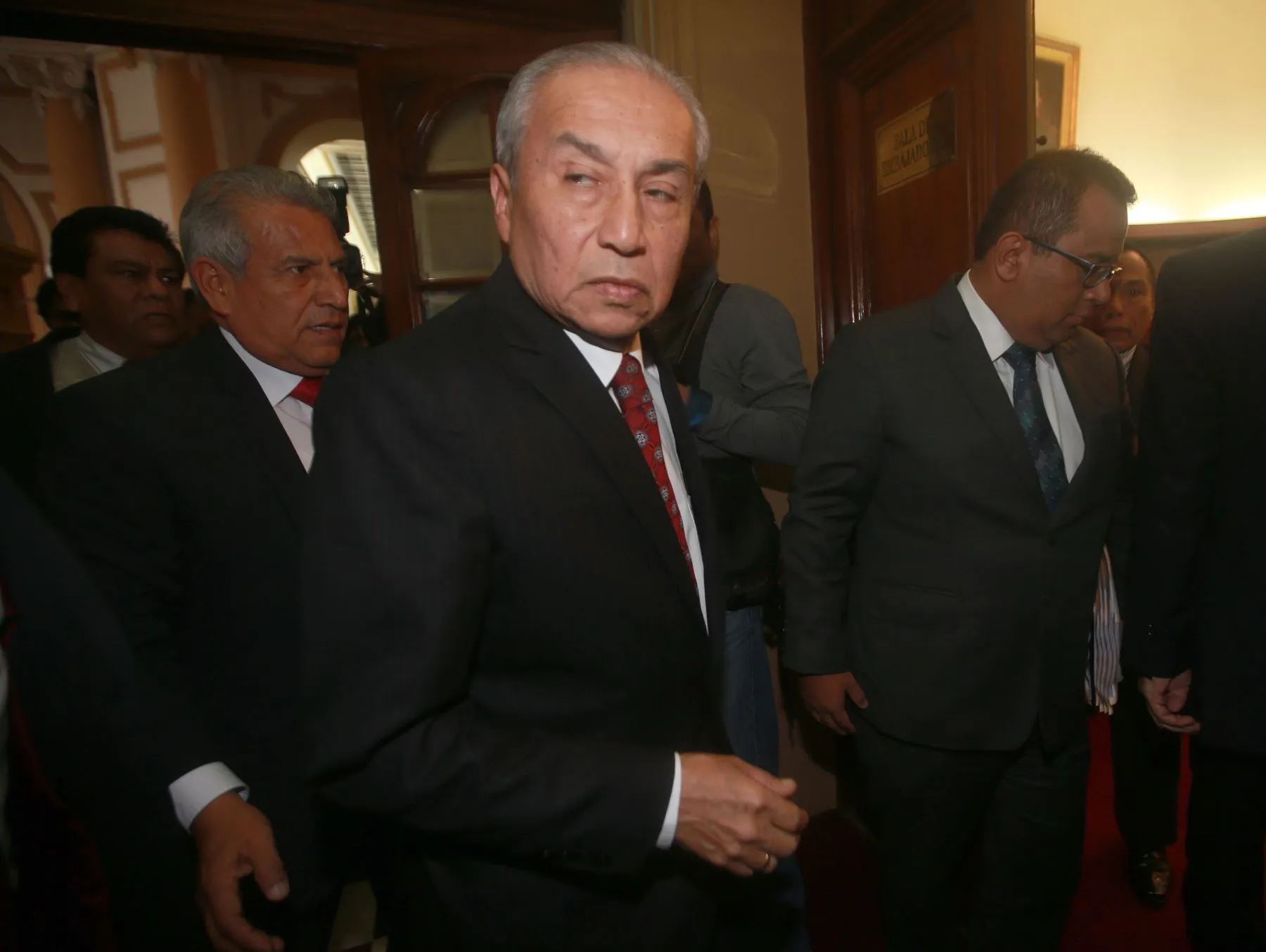pedro chavarry se aferra al cargo