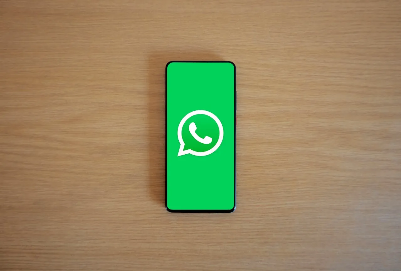 WhatsApp en un teléfono (Foto: Pexels)