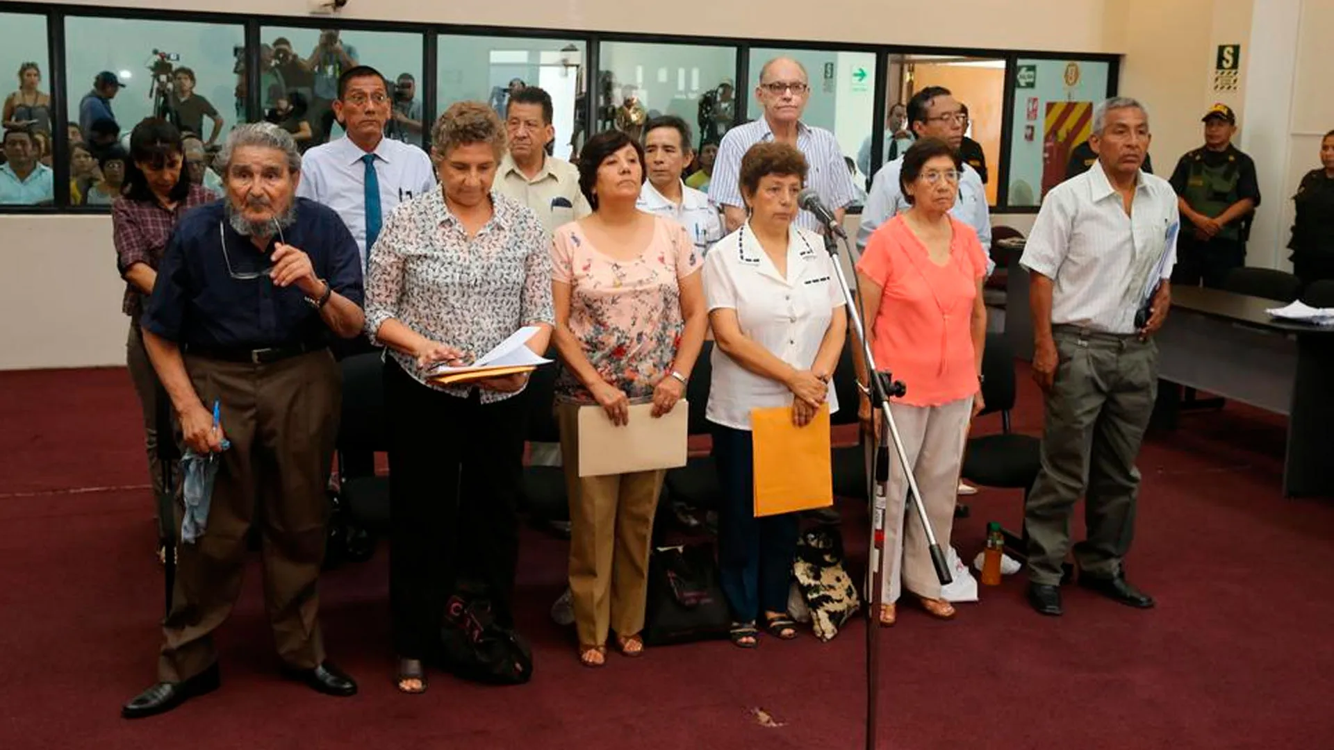 sendero luminoso El Colegiado A de la Sala Penal Nacional emitio la sentencia teniendo como principal sustento legal la tesis de la autoria mediata. 1