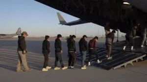 Vuelo de deportación de migrantes guatemaltecos. - Europa Press/Contacto/Sgt.1c Nicholas De La Pena/U