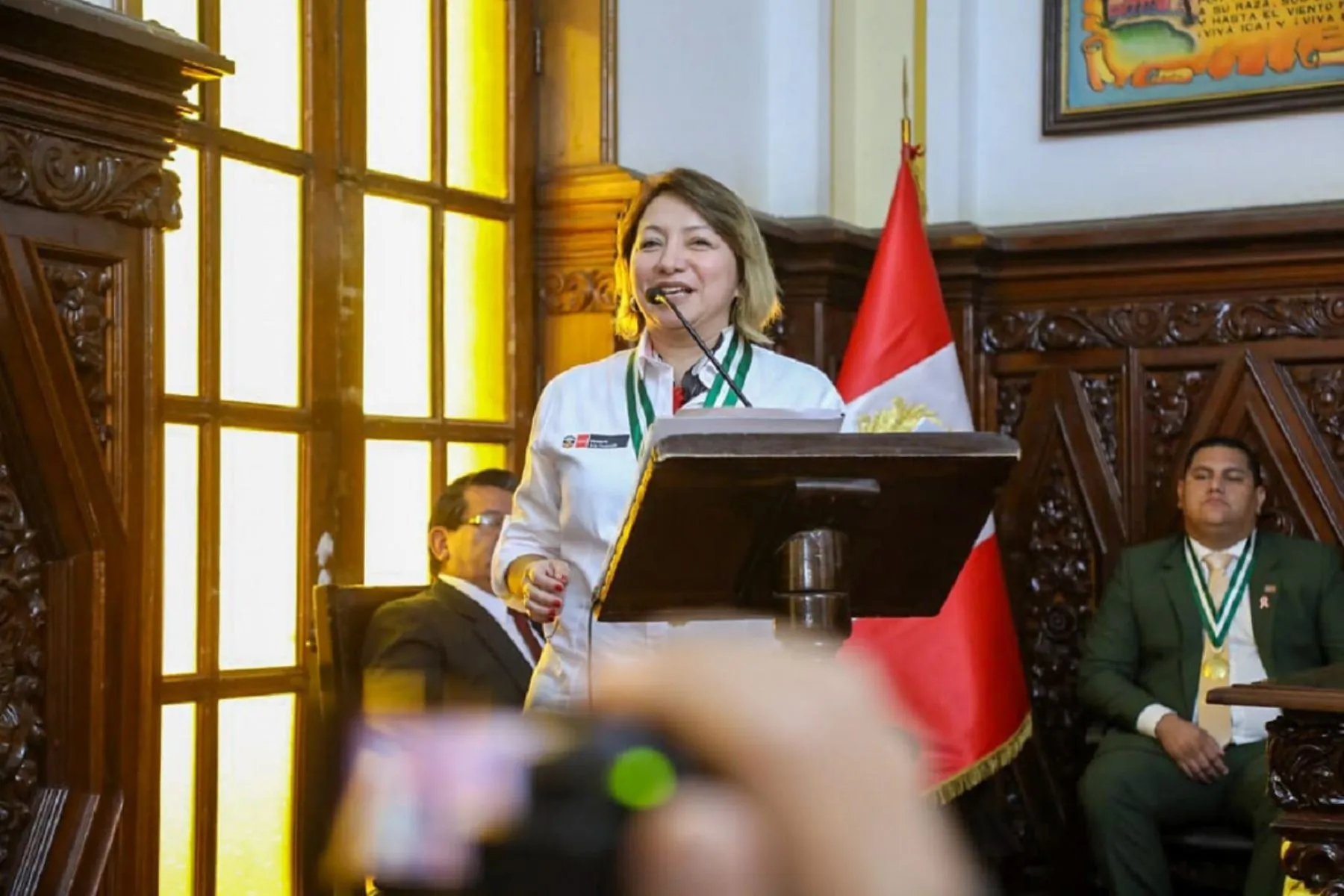 Rocío Barrios, ministra de la Producción, tiene coronavirus
