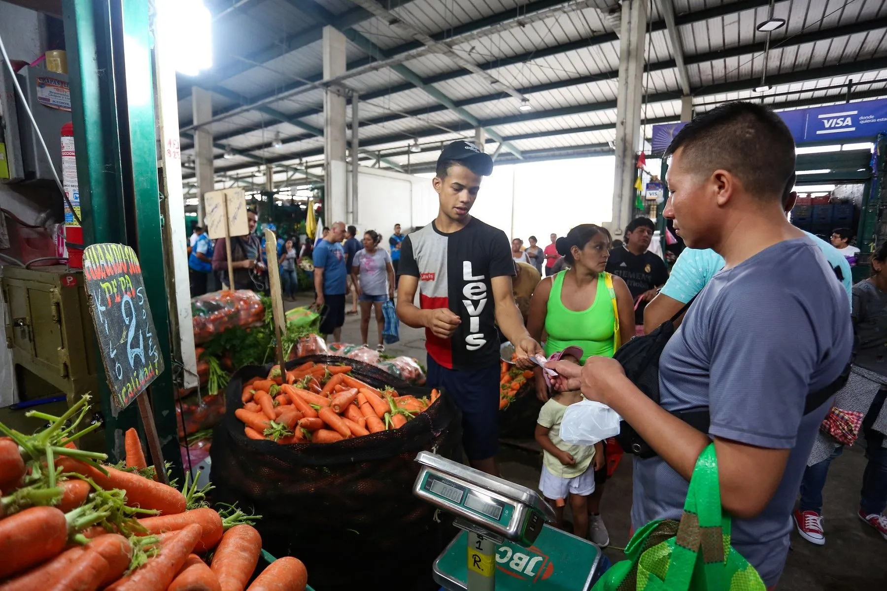 Coronavirus: embarazadas, adultos mayores y niños no podrán ingresar a mercados