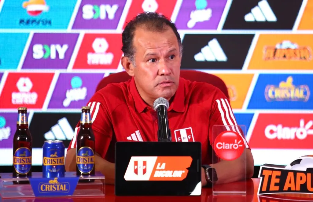 Juan Reynoso deja la selección peruana tras malos resultados en Eliminatorias 2026