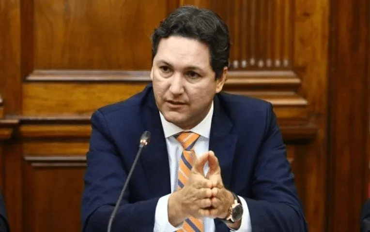 Daniel Salaverry: "Se acabaron los viajes al extranjero dentro de la semana de representación"