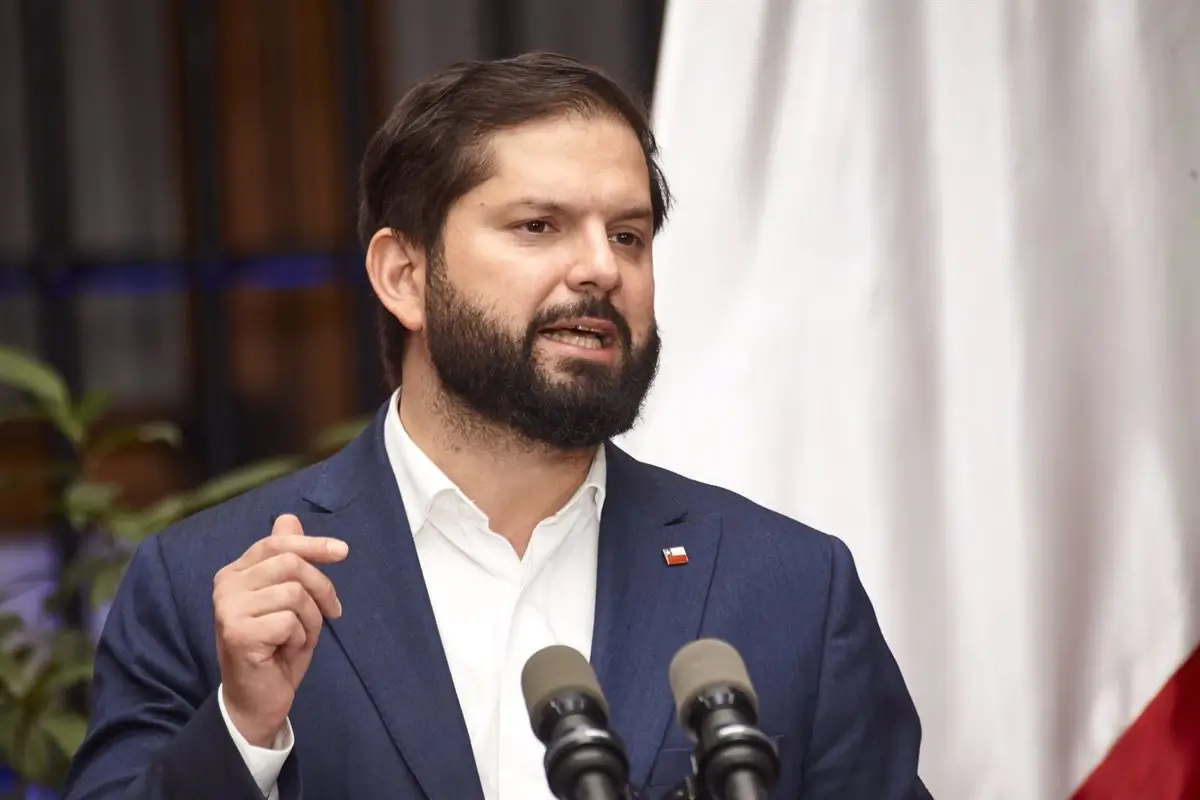 Boric respalda la propuesta española de embargo de armas a Israel "para que no sigan matando niños"