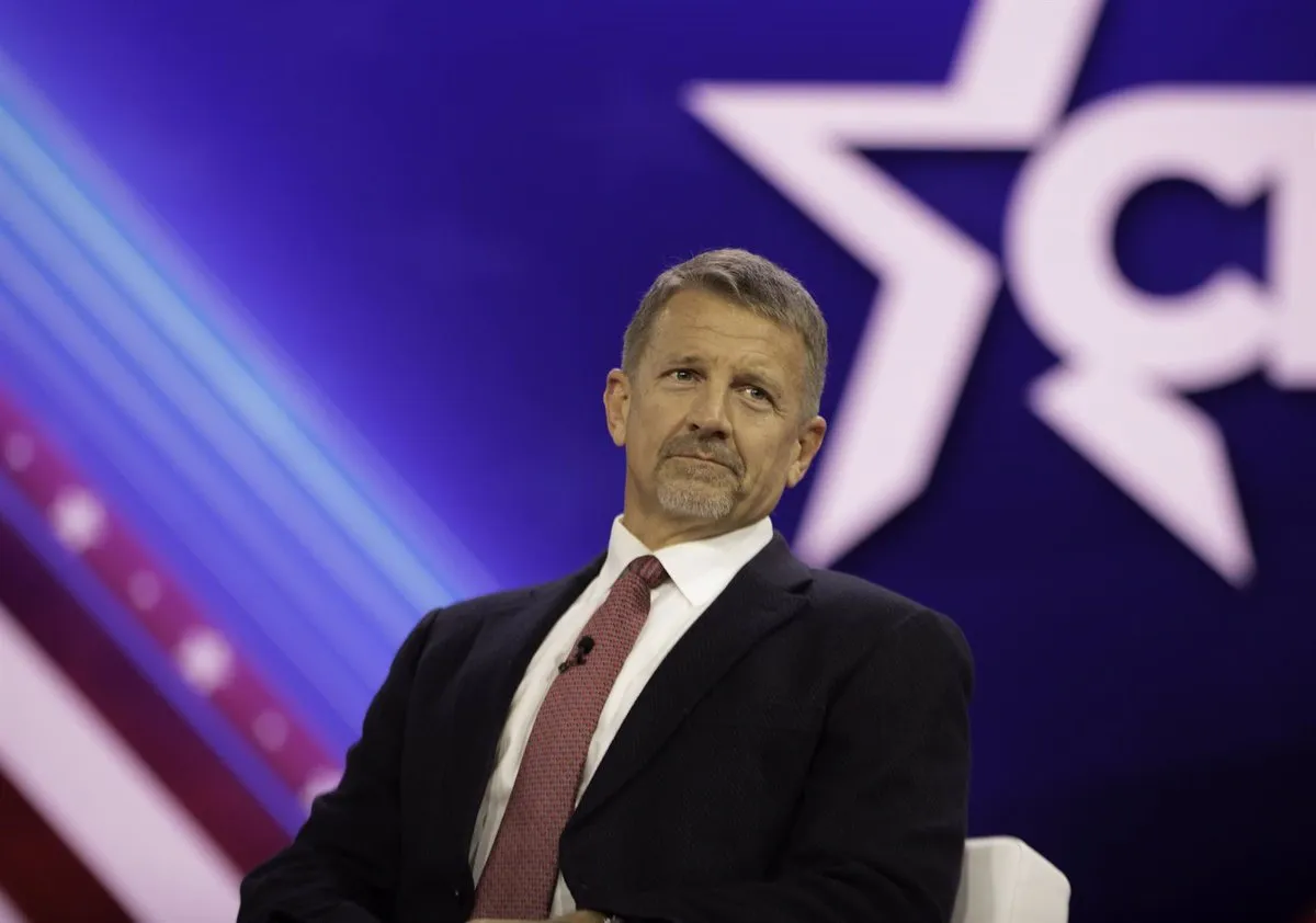 Ecuador niega que el acuerdo de asesoría con el fundador de Blackwater sea por desconfiar de la Policía