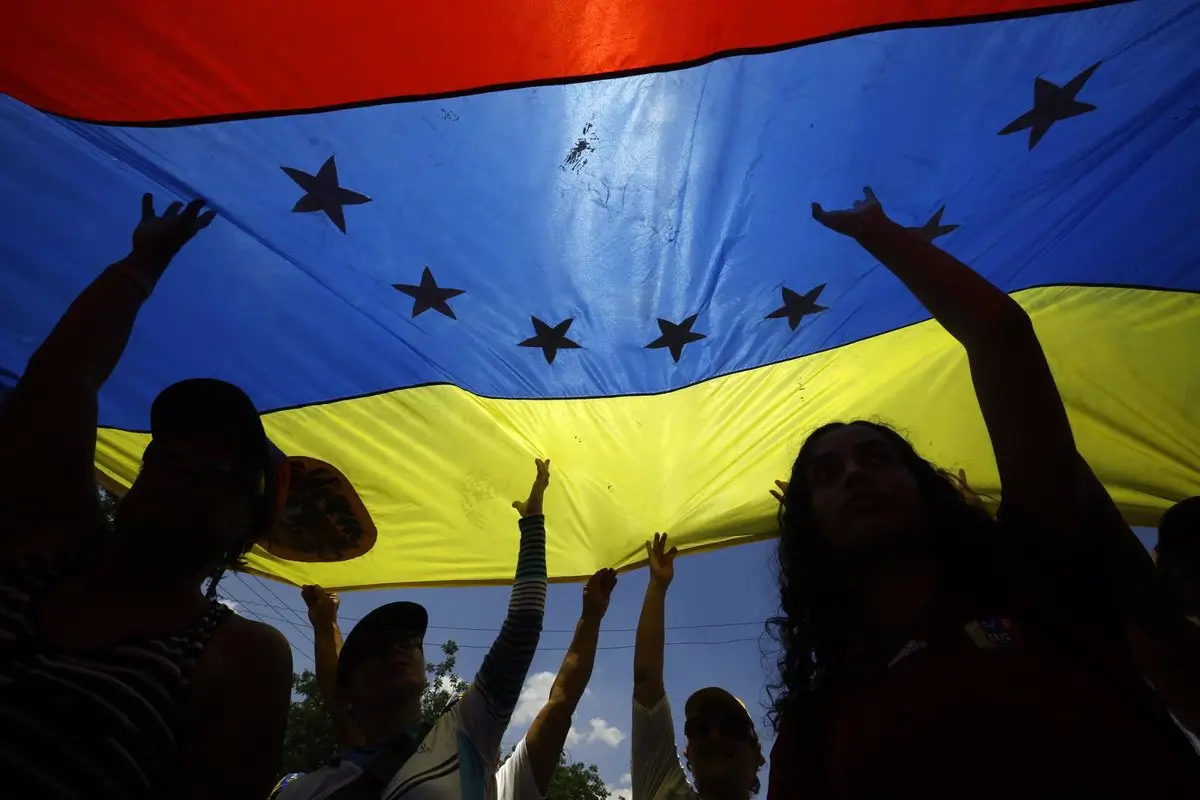 Capriles critica que "el régimen y otros" hicieran "lo posible" para que la abstención "fuera la gran protagonista"