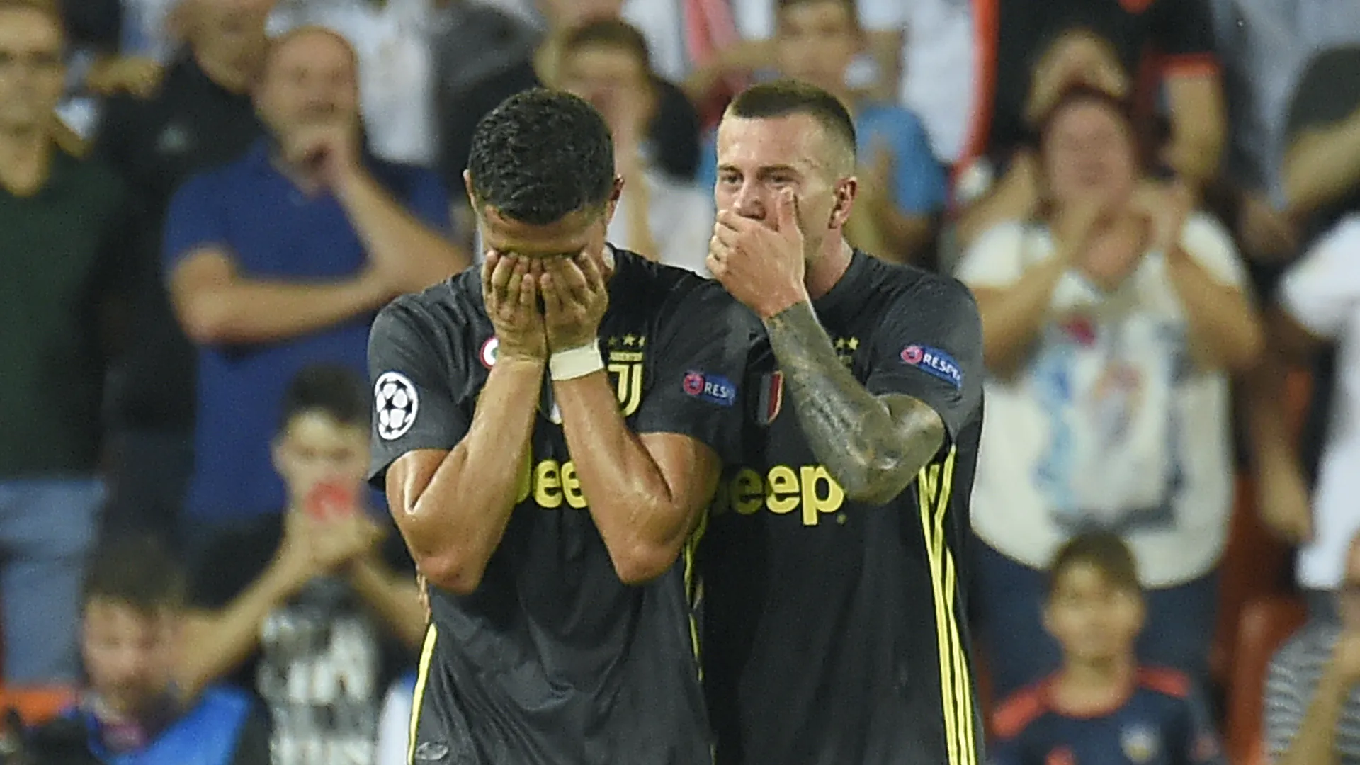 Cristiano Ronaldo: Le cortaron las piernas