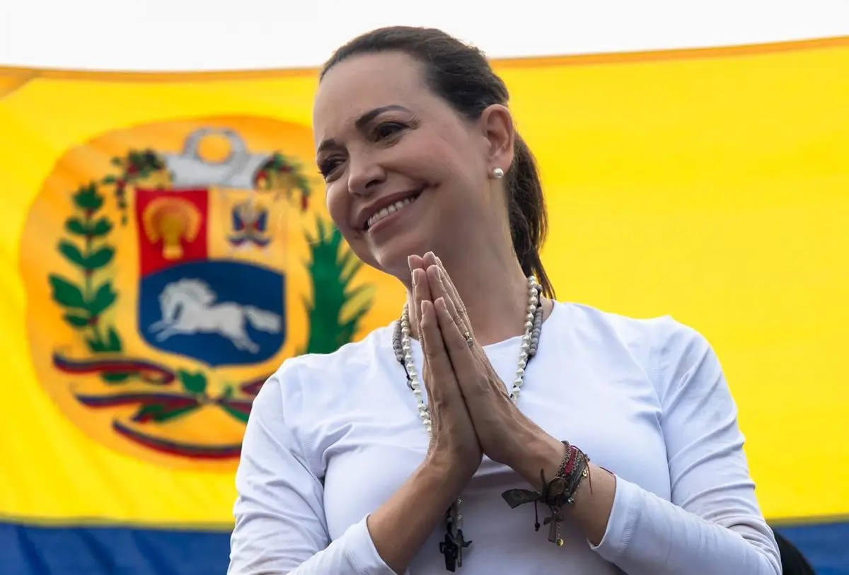 Machado augura el fin de Maduro "por la fuerza de la gente, de la verdad y de la razón" y con apoyo militar