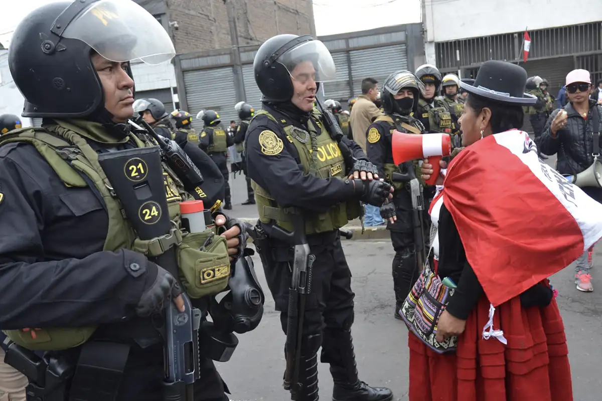 Gremios y ciudadanos exigen la renuncia de Dina Boluarte y acciones contra el crimen organizado | Foto: Juan Buisa Cárdenas