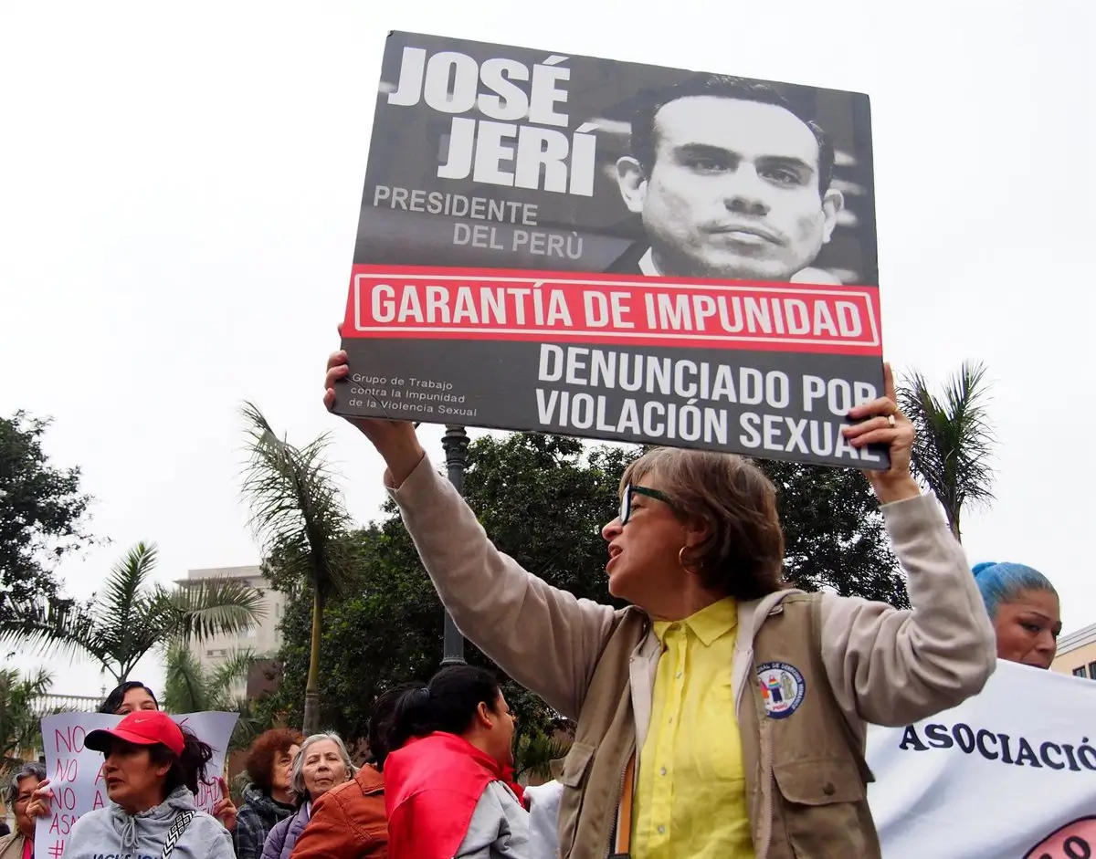 La oposición peruana presenta otra moción de censura contra el presidente Jerí tras la muerte de un manifestante