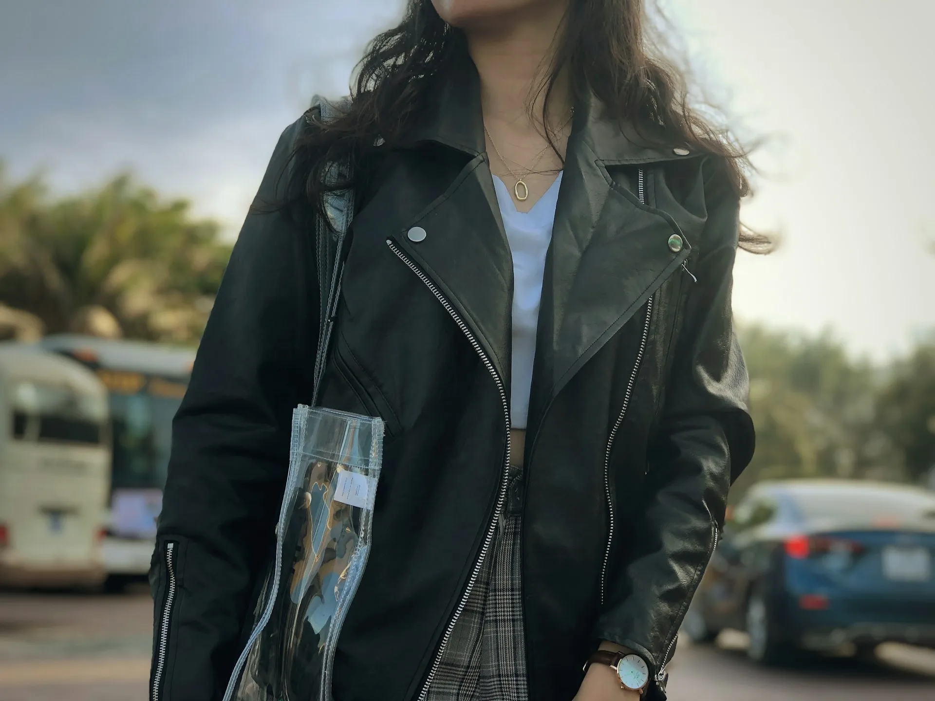 Cómo elegir vestidos, casacas mujer y jean mujer sostenibles: un camino hacia un armario con propósito 16 Cómo elegir vestidos, casacas mujer y jean mujer sostenibles: un camino hacia un armario con propósito